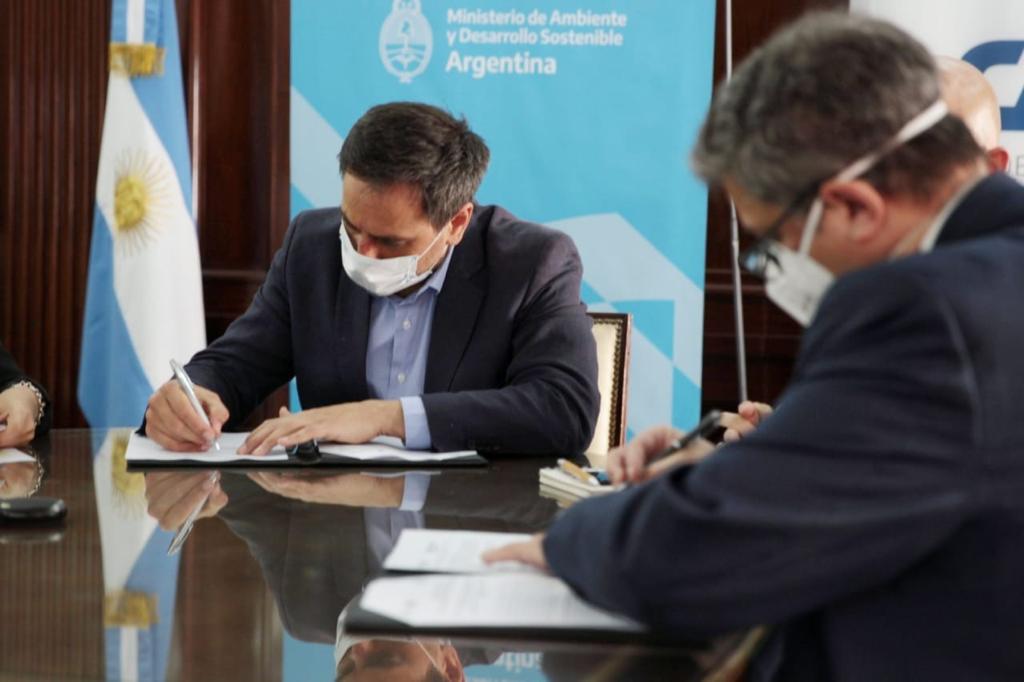 Argentina y Uruguay firmaron un acuerdo para adaptar los efectos del cambio climático en el Río Uruguay