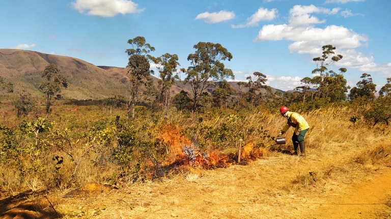 Ibama participa en una simulación de lucha contra incendios forestales en el Parque Estatal Serra do Rola-Moça