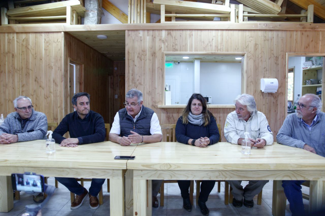 Cabandié anunció la construcción de una subcentral de incendios del Servicio Nacional de Manejo del Fuego en Junín de los Andes