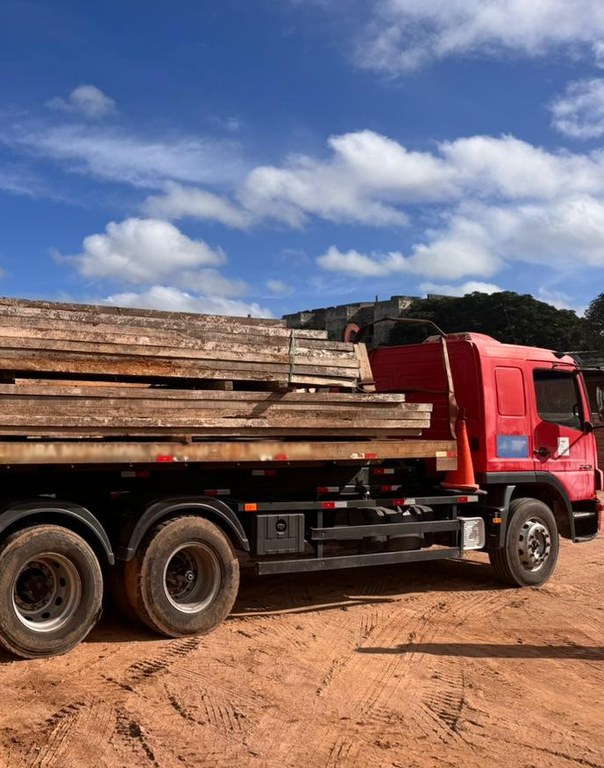 Ibama dona madera incautada para rehabilitación de viviendas en el municipio de Chuí (RS)